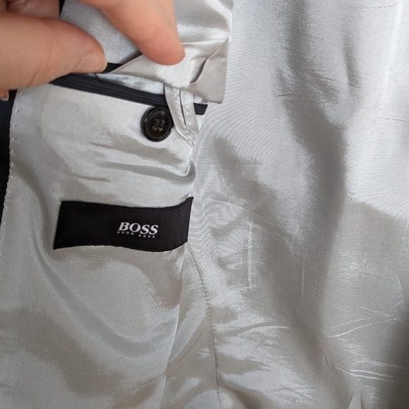 Hugo Boss dark blue striped 100% virgin wool blazer size 44L - Picture 11 of 11